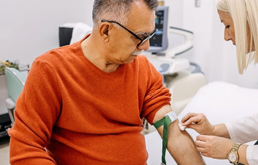 What are the current guidelines for early prostate cancer detection in Australia?